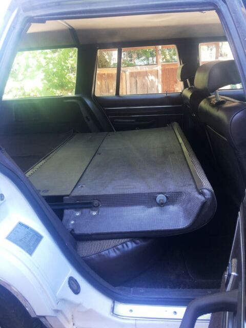 1986 White Ford Crown Victoria Wagon