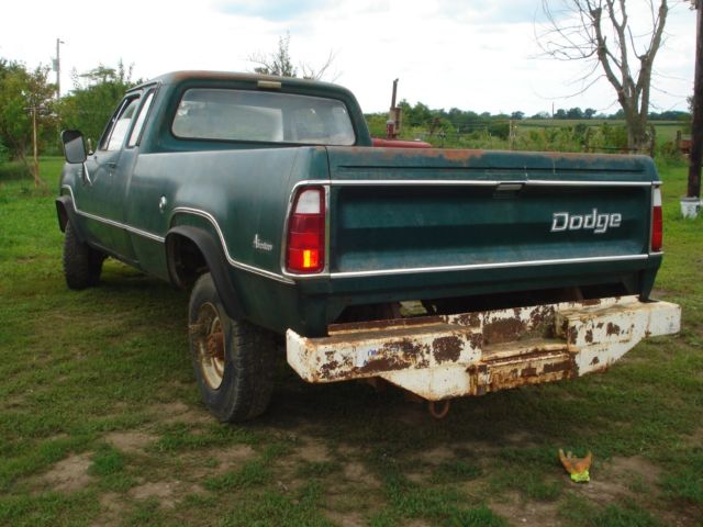 1976 green Dodge Power Wagon Extended Cab Pickup