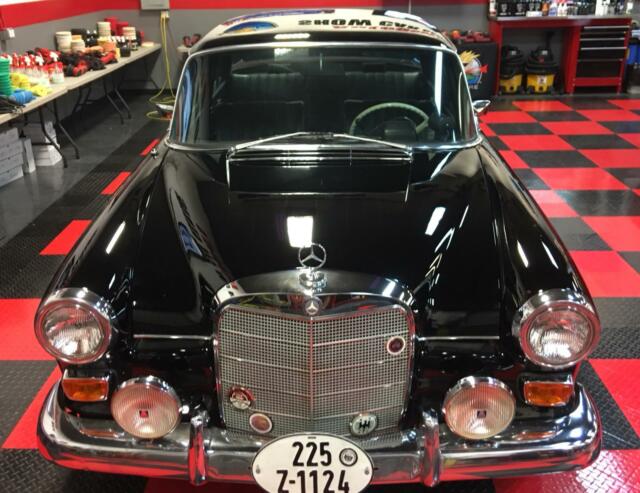 1968 Black Mercedes-Benz 200-Series Limousine