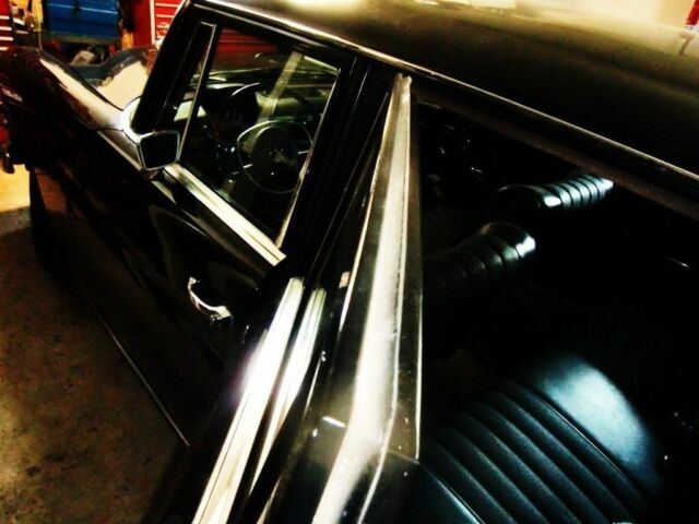 1968 Black Mercedes-Benz 200-Series Limousine