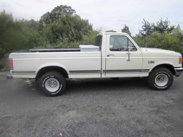 1989 White Ford F-150 Crew Cab Pickup