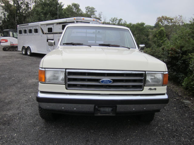 1989 White Ford F-150 Crew Cab Pickup