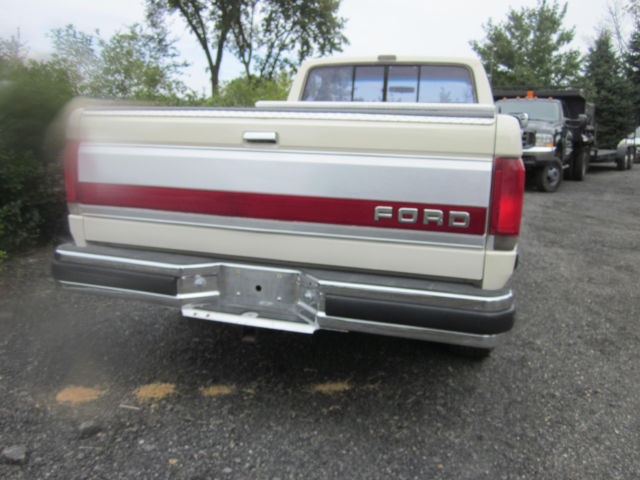 1989 White Ford F-150 Crew Cab Pickup