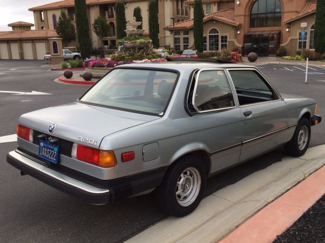 1980 Saphire Blue Metallic BMW 3-Series 2 Door coupe
