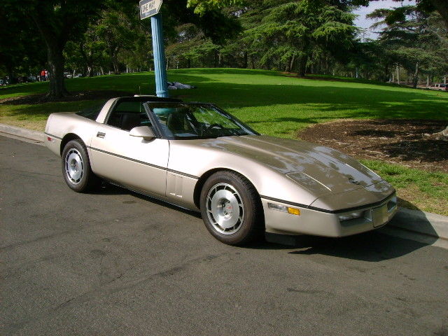 1987 Silver Chevrolet Corvette Coupe
