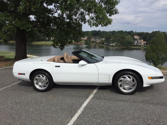 1994 White Chevrolet Corvette Convertible