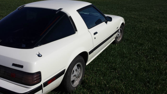 1981 White Mazda RX-7 Coupe