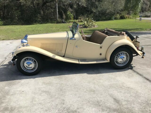 1952 Cream MG T-Series Convertible