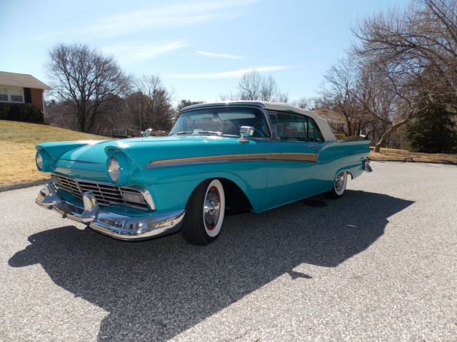 1957 Ford Fairlane