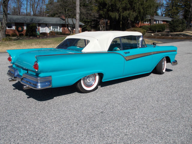 1957 Ford Fairlane
