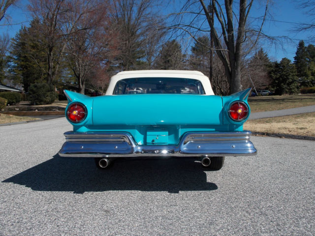 1957 Ford Fairlane