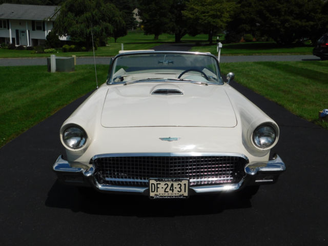 1957 Ford Thunderbird