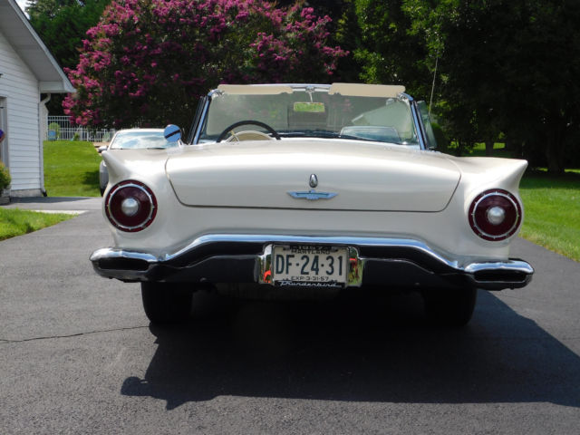 1957 Ford Thunderbird
