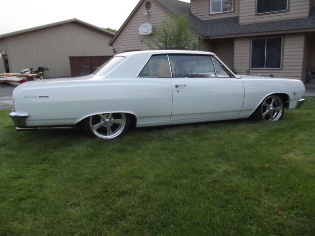 1965 White Chevrolet Malibu