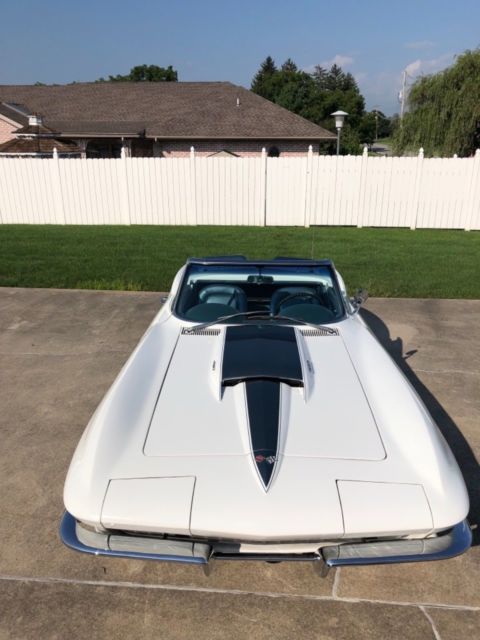 1967 White Chevrolet Corvette Convertible