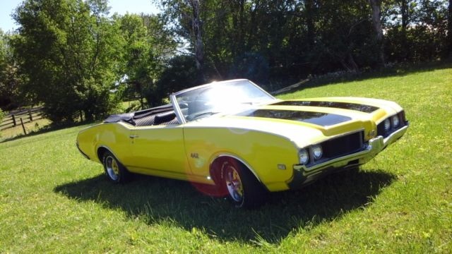 1969 Yellow Oldsmobile 442 Convertible