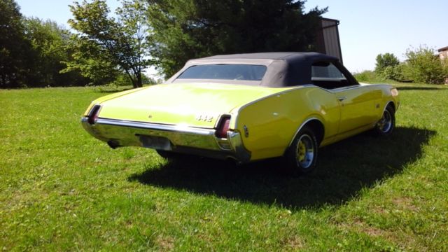 1969 Yellow Oldsmobile 442 Convertible