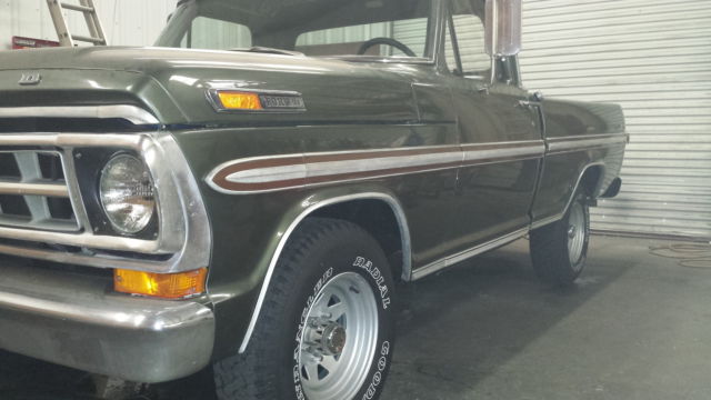 1971 Green Ford F-100 Standard Cab Pickup