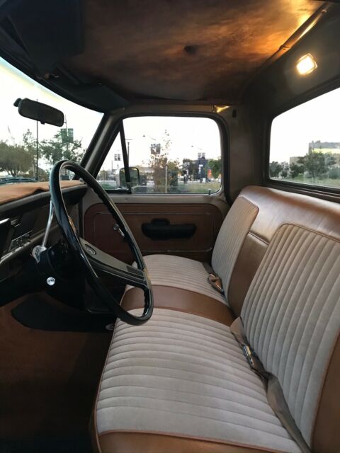 1971 Green Ford F-100 Pick Up