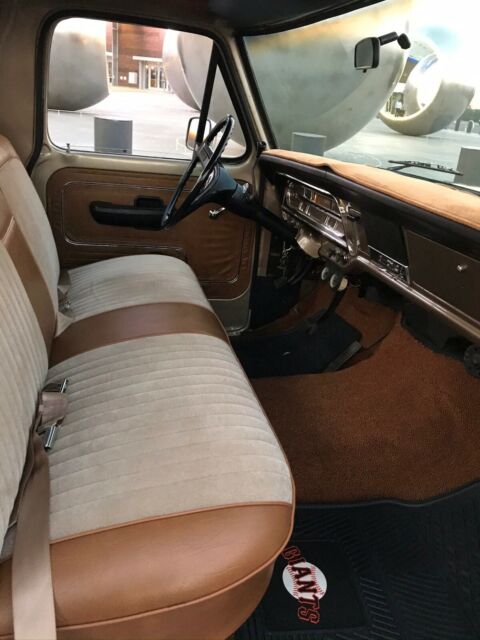 1971 Green Ford F-100 Pick Up