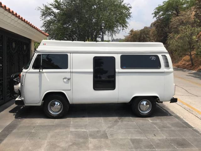 1980 White Volkswagen Bus/Vanagon Extended Passenger Van