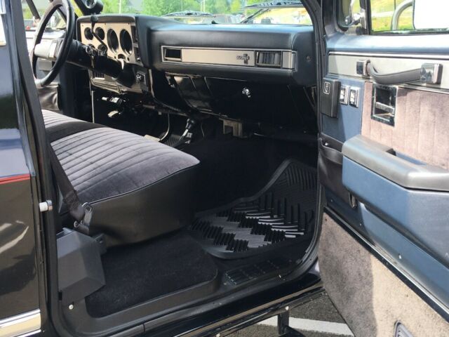 1985 Black Chevrolet C/K Pickup 1500 Standard Cab Pickup