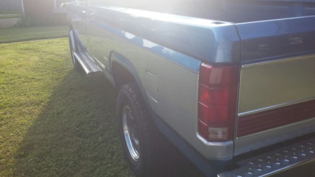 1985 Blue Ford F-250 Crew Cab Pickup