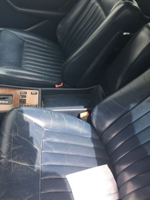 1986 Blue Mercedes-Benz 300-Series Sedan