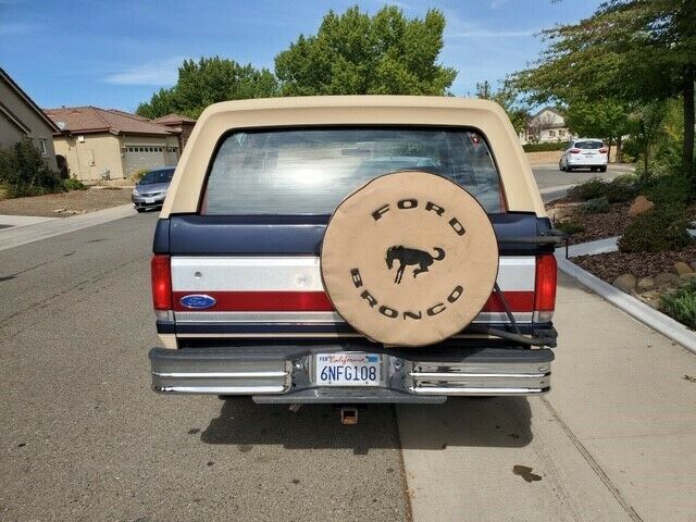 1991 Blue Ford Bronco SUV