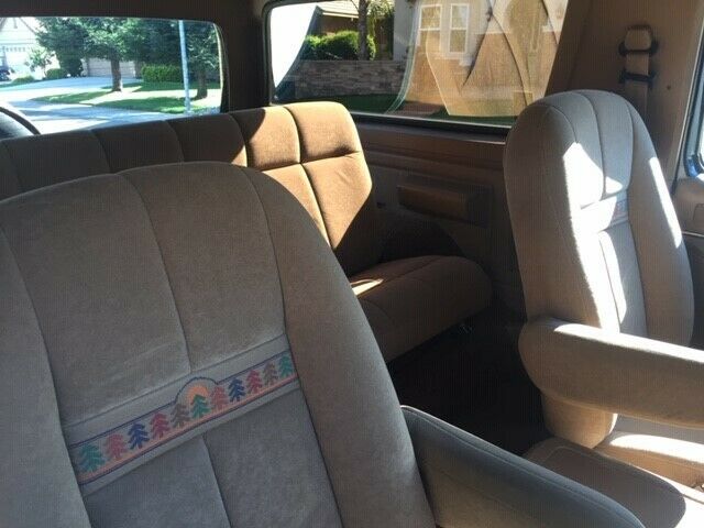 1991 Blue Ford Bronco SUV