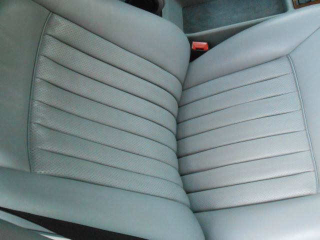 1985 Black Mercedes-Benz 300-Series 4 door