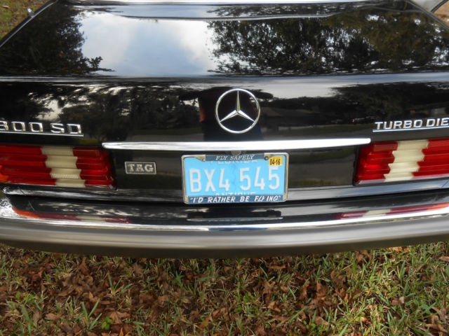 1985 Black Mercedes-Benz 300-Series 4 door