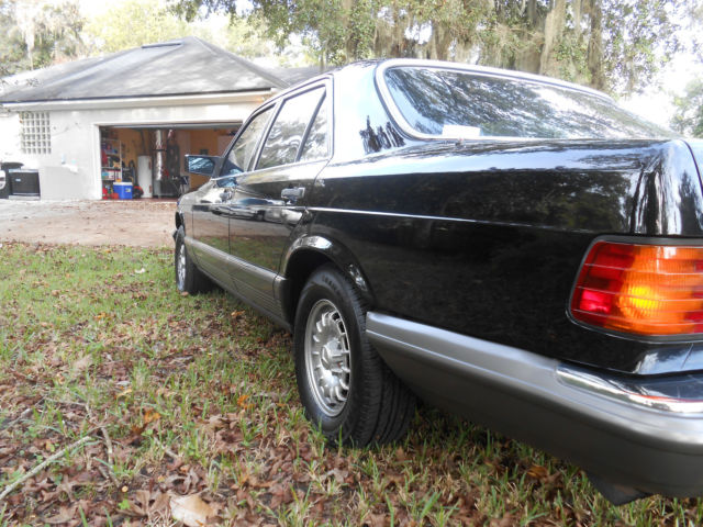 1985 Black Mercedes-Benz 300-Series 4 door