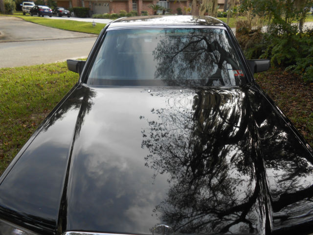 1985 Black Mercedes-Benz 300-Series 4 door
