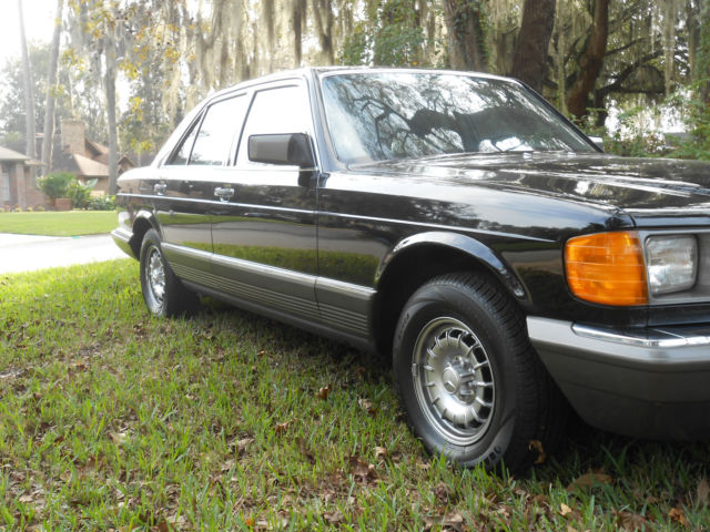 1985 Black Mercedes-Benz 300-Series 4 door