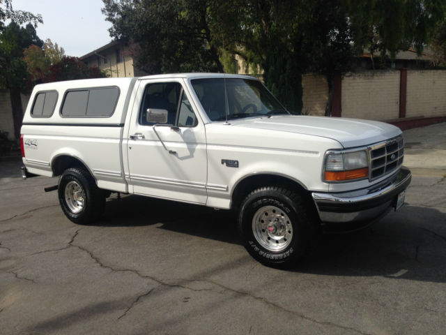 1994 White Ford F-150 Standard Cab Pickup