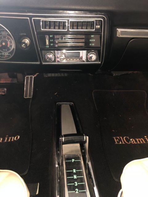 1969 White Chevrolet El Camino CarTruck