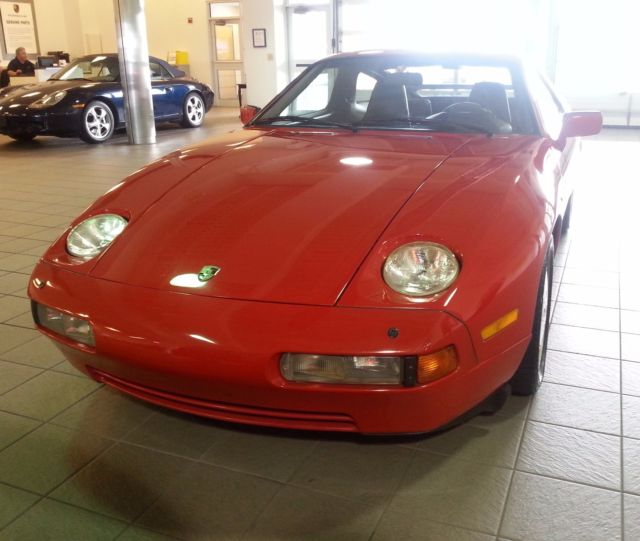 1987 Gaurds Red Porsche 928 Coupe