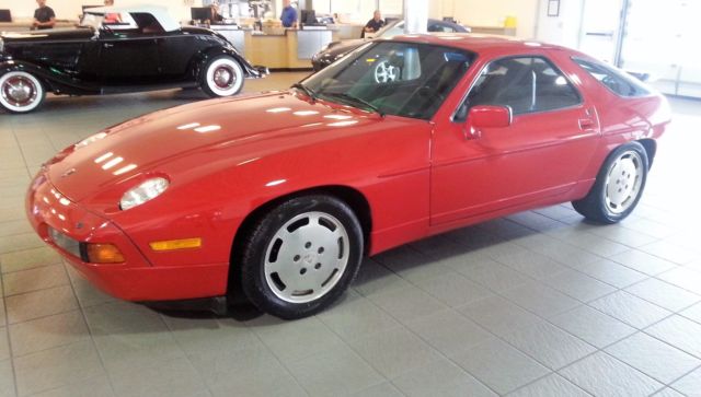 1987 Gaurds Red Porsche 928 Coupe