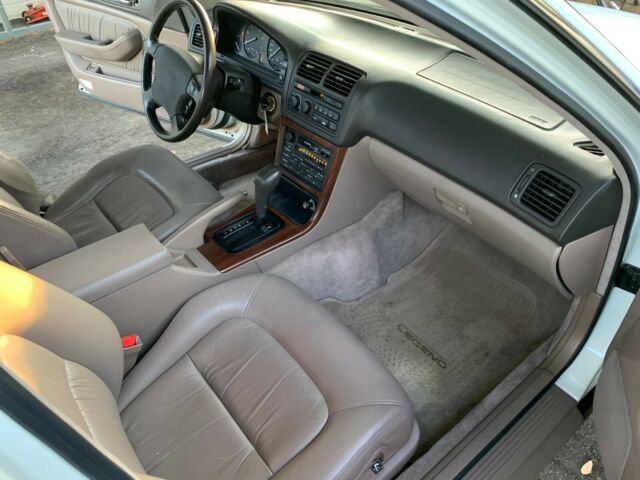 1992 White Acura Legend Sedan