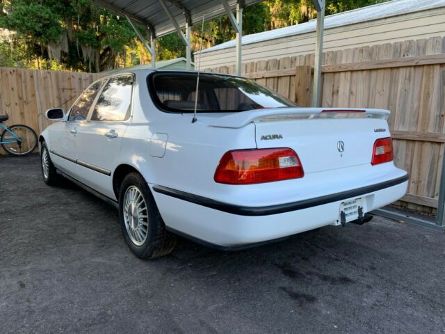 1992 White Acura Legend Sedan