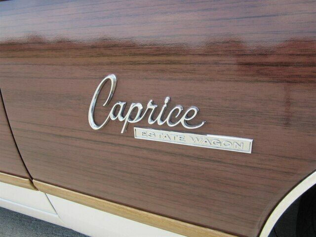 1968 White Chevrolet Caprice Station Wagon