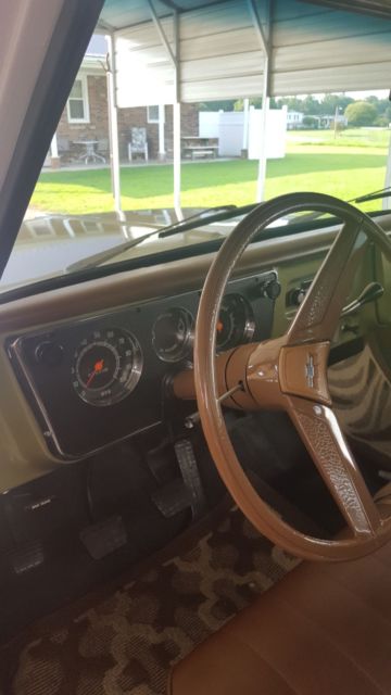 1969 Green Chevrolet C-10 Step side short bed