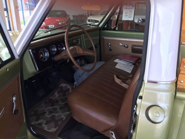 1969 Green Chevrolet C-10 Step side short bed