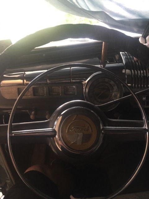 1942 Ford Super Deluxe