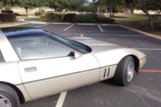 1986 Silver Chevrolet Corvette Coupe