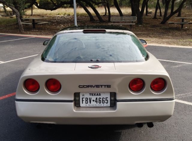 1986 Silver Chevrolet Corvette Coupe