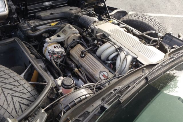 1986 Silver Chevrolet Corvette Coupe