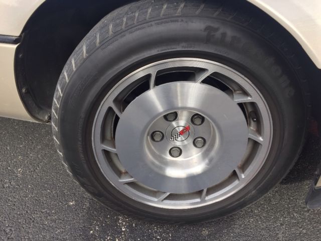 1986 Silver Chevrolet Corvette Coupe