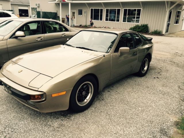 1983 Gold Porsche 944 Coupe